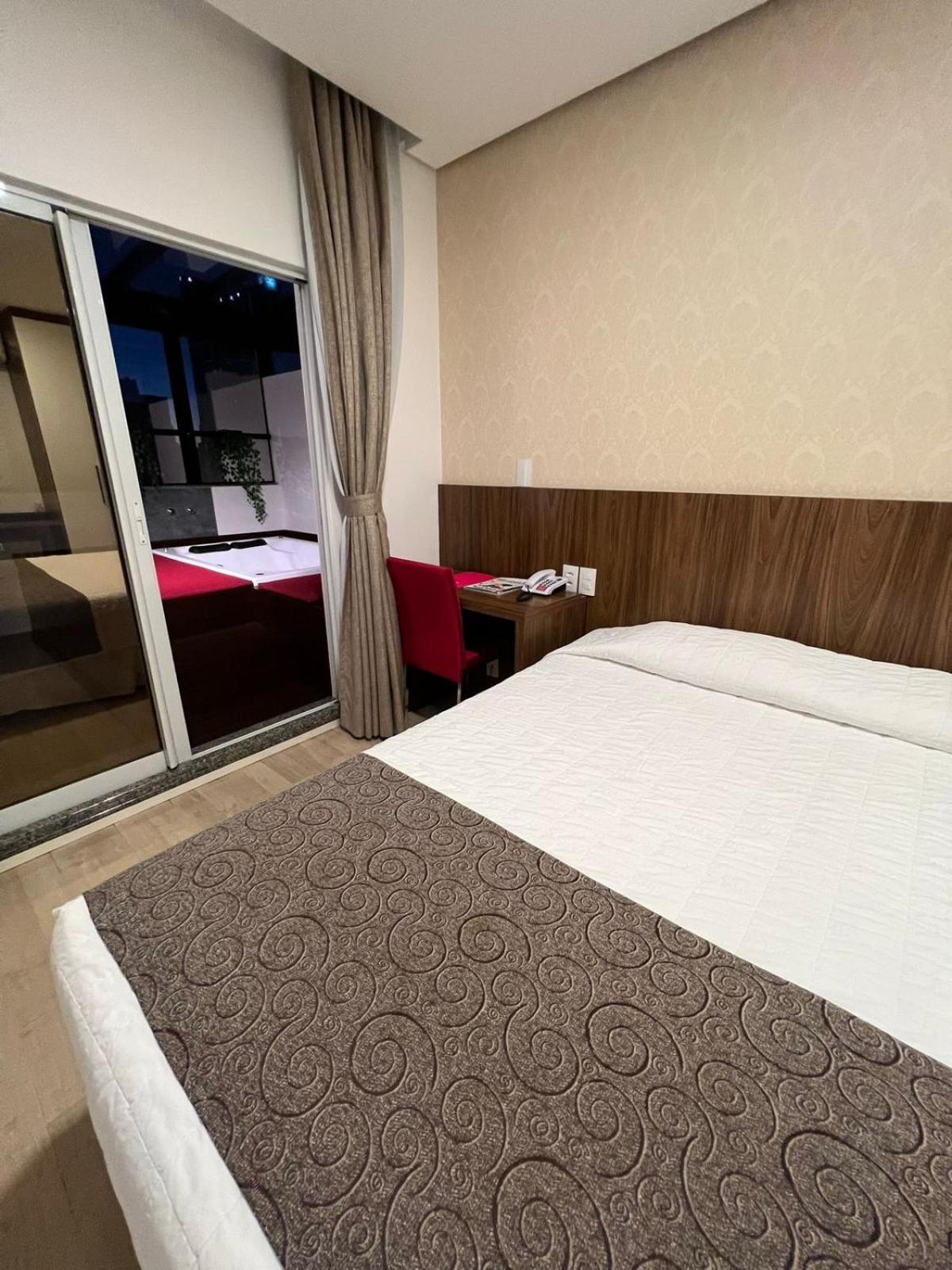 Holiday & Business Hotel - Em Frente Ao Centro De Eventos E Arena Conda Шапеко Екстер'єр фото